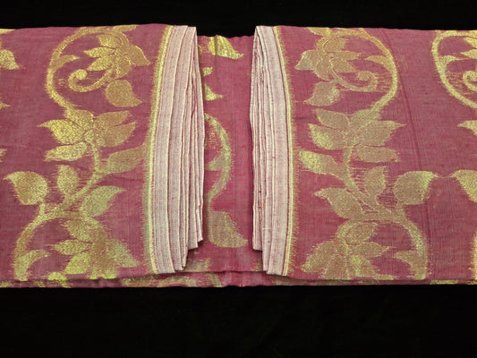 Dhakayi Jamdani saree