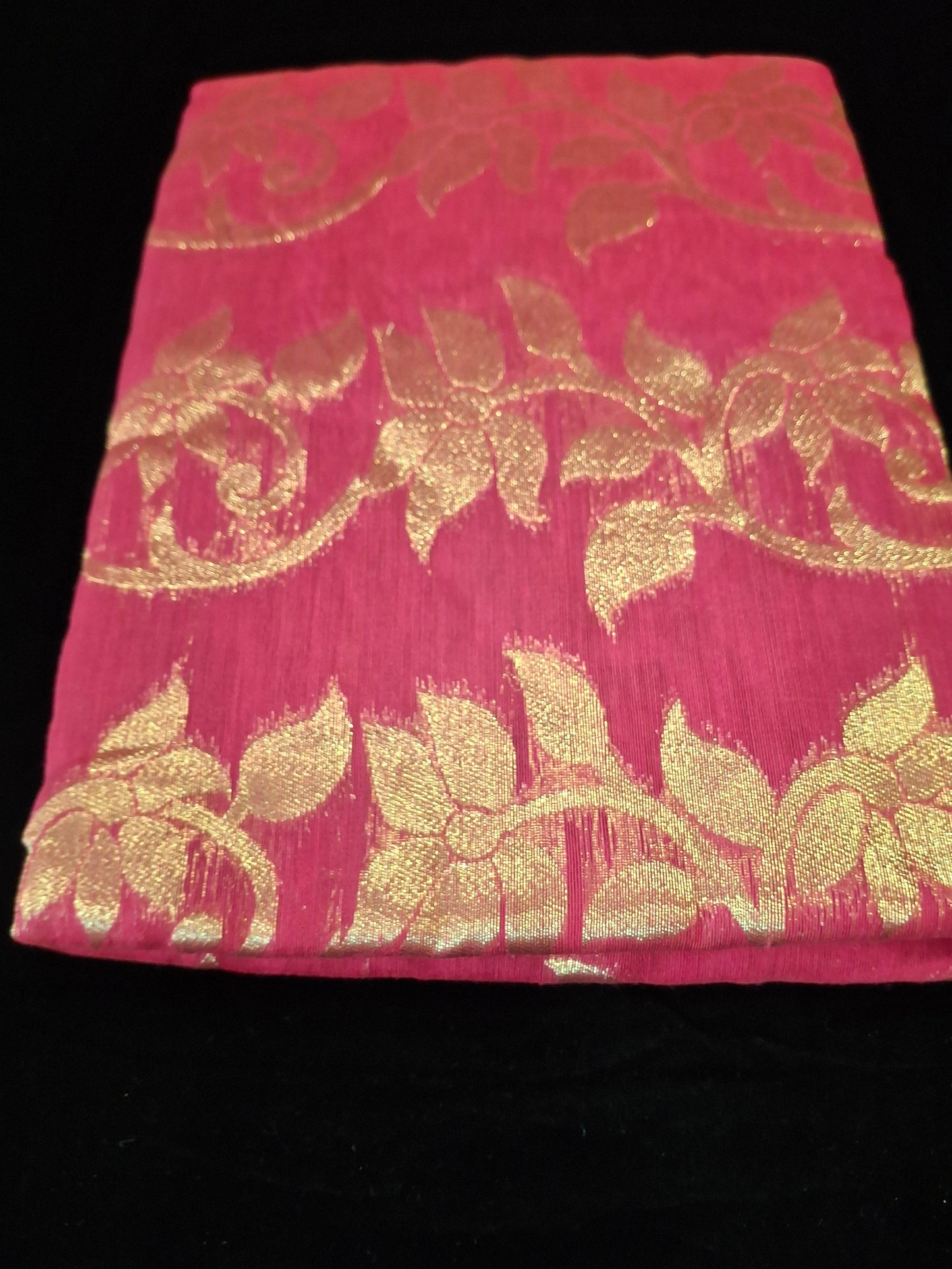 Dhakayi Jamdani saree Rani