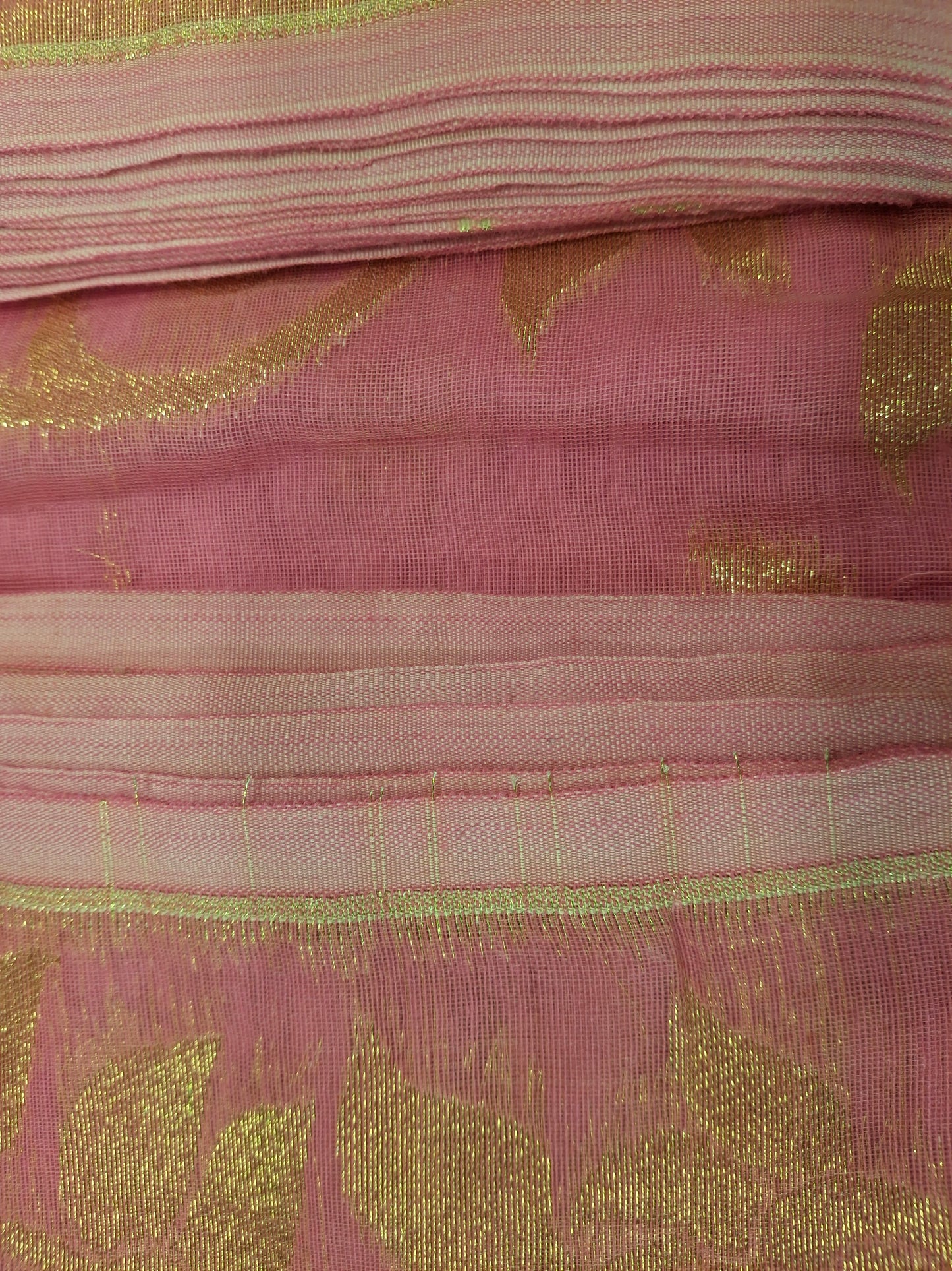 Dhakayi Jamdani saree