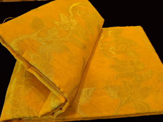 Dhakayi Jamdani saree